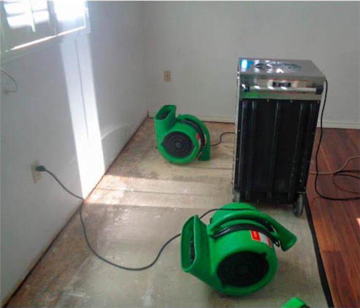 Drying equipment due to moderate damage after a water leak i
